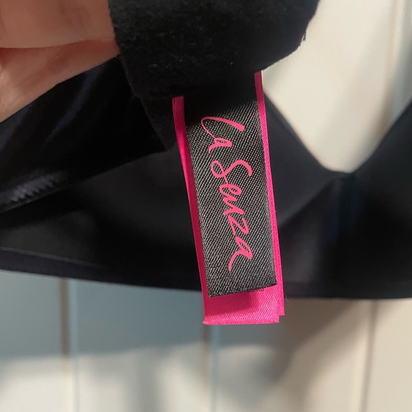 Wireless T-Shirt Bra - Picture 3 of 4